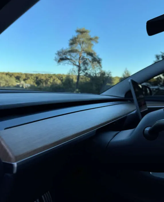 Tesla Model 3 - фото 10