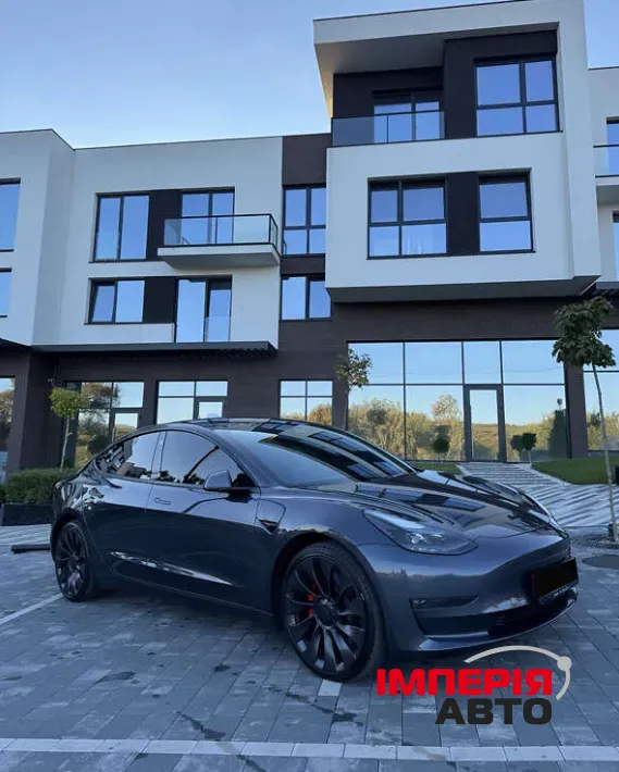 Tesla Model 3 - фото 4