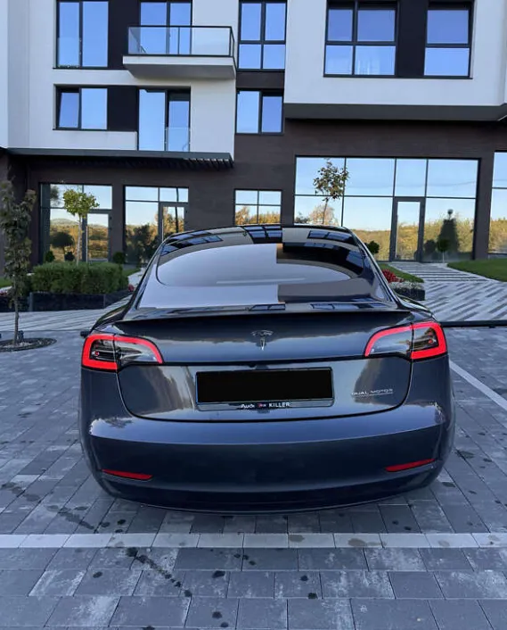 Tesla Model 3 - фото 3