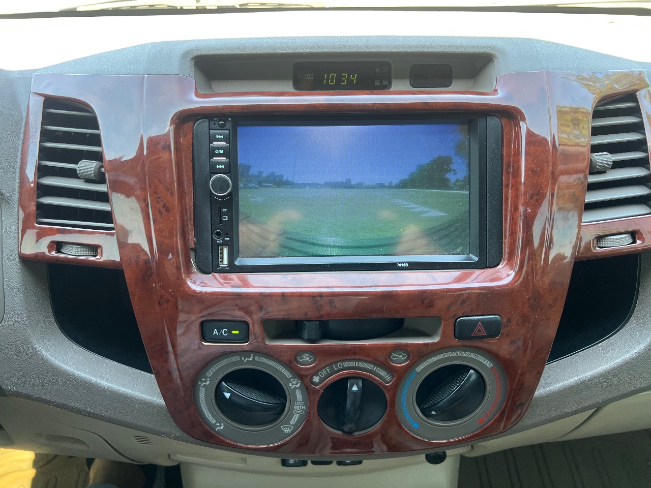 Toyota Fortuner - фото 3