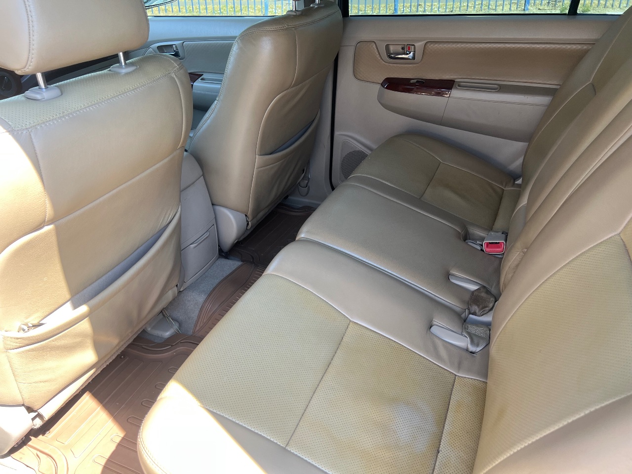 Toyota Fortuner - фото 9