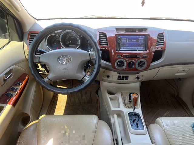 Toyota Fortuner - фото 2