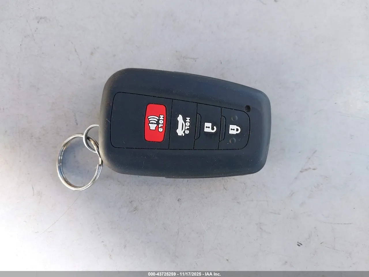 Toyota RAV4 - фото 9