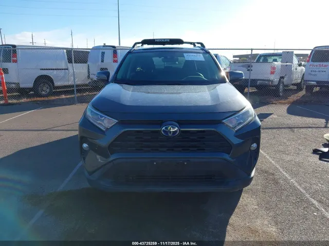 Toyota RAV4 - фото 2