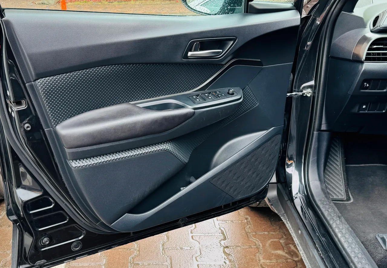 Toyota C-HR - фото 29