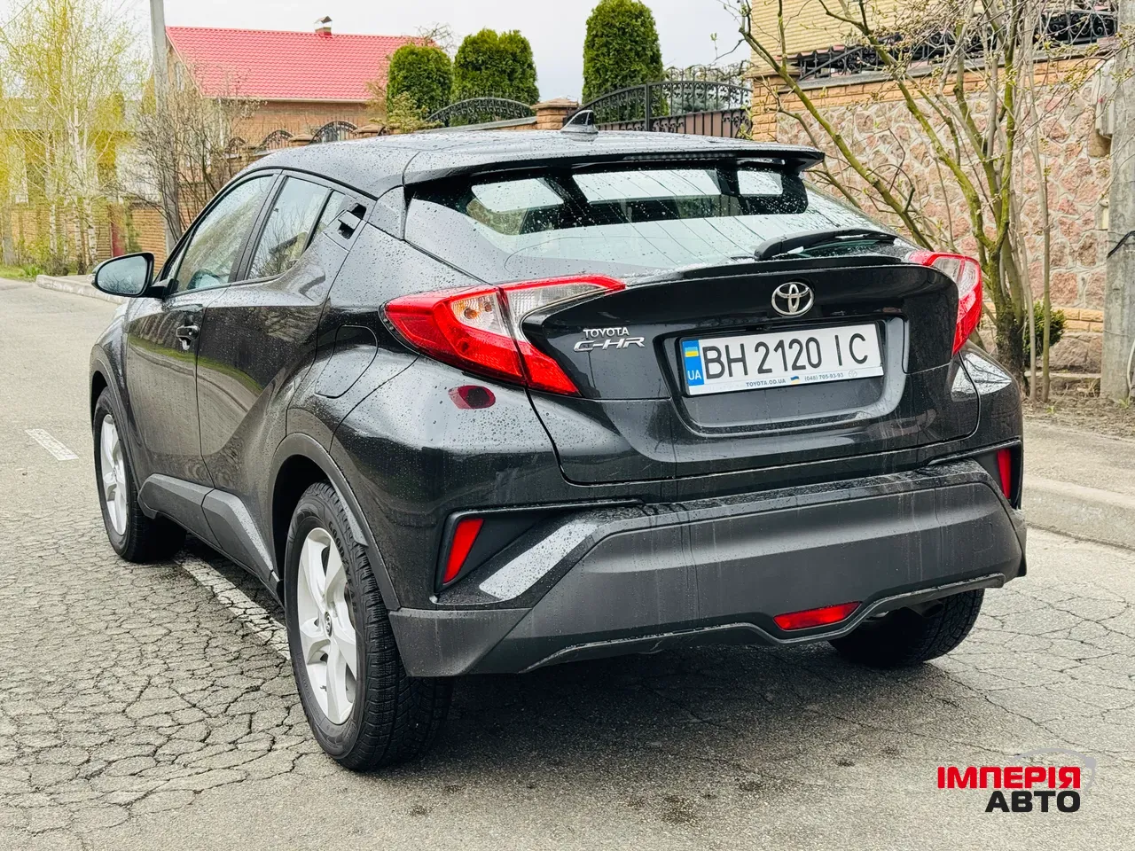 Toyota C-HR - фото 10
