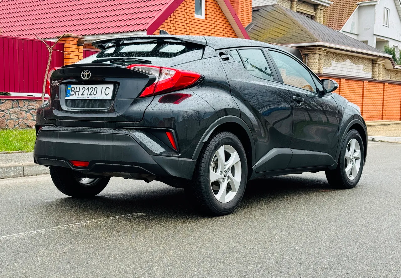Toyota C-HR - фото 19