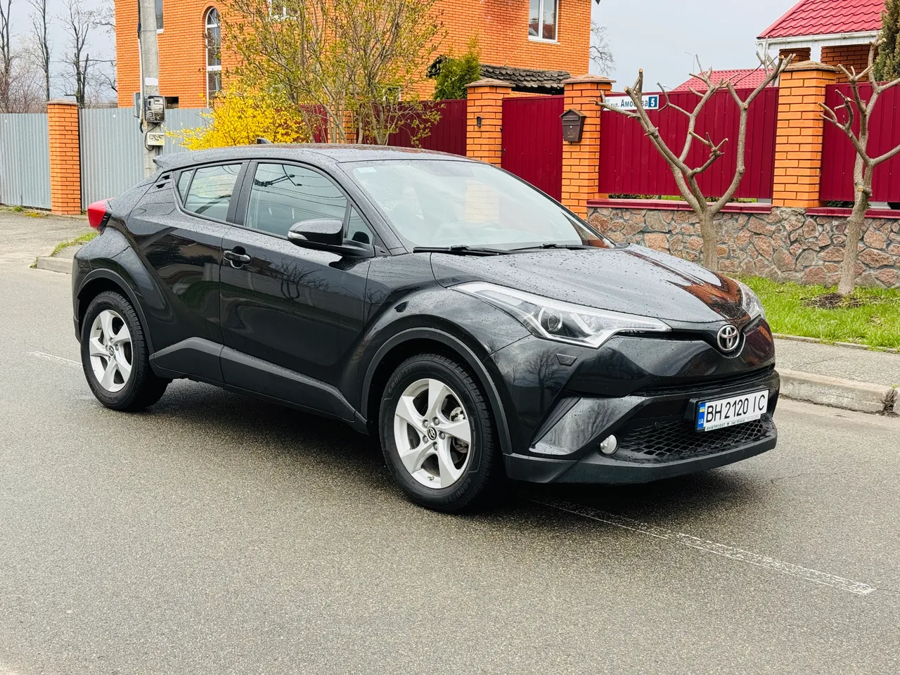 Toyota C-HR - фото 15