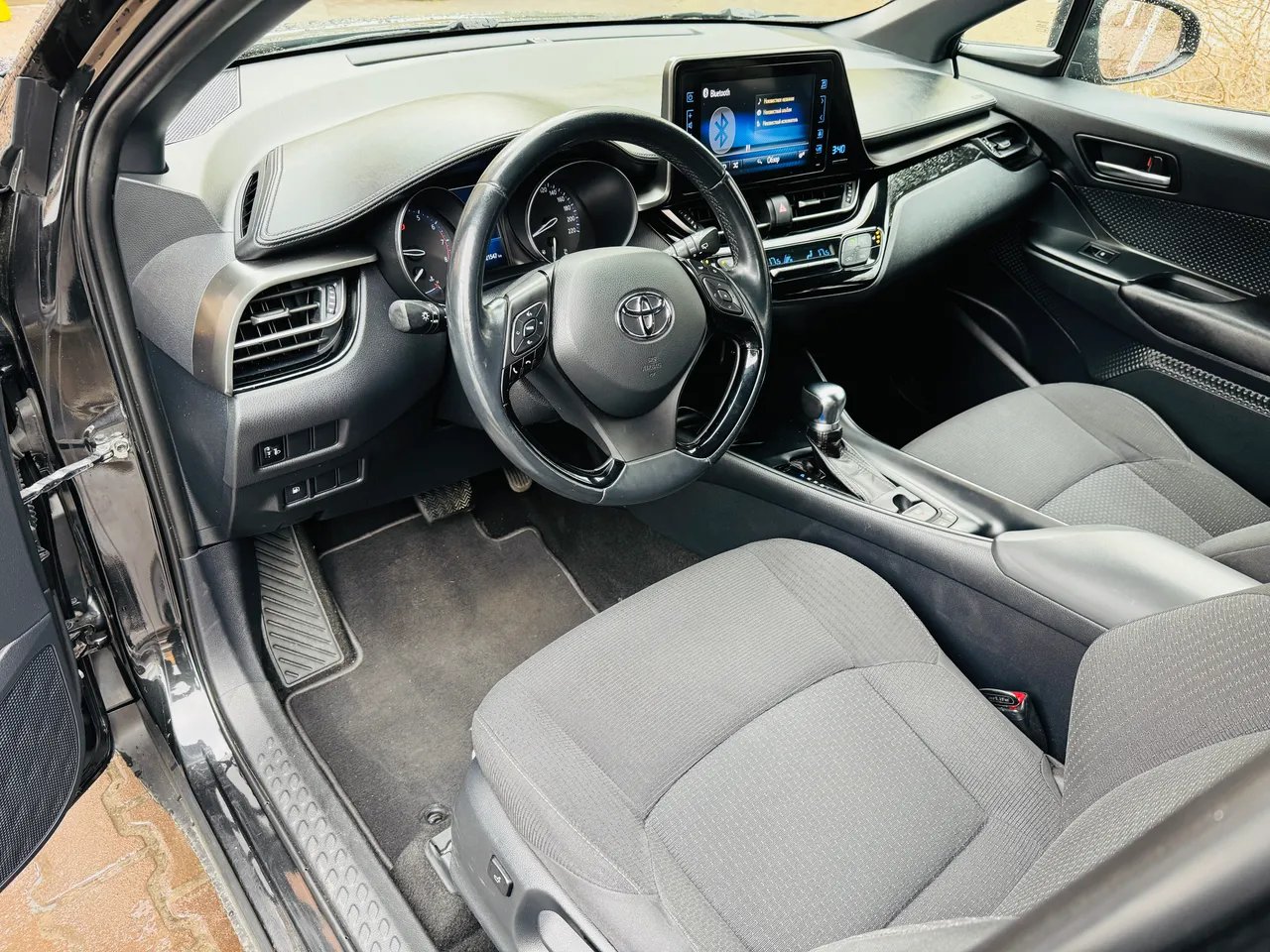 Toyota C-HR - фото 22