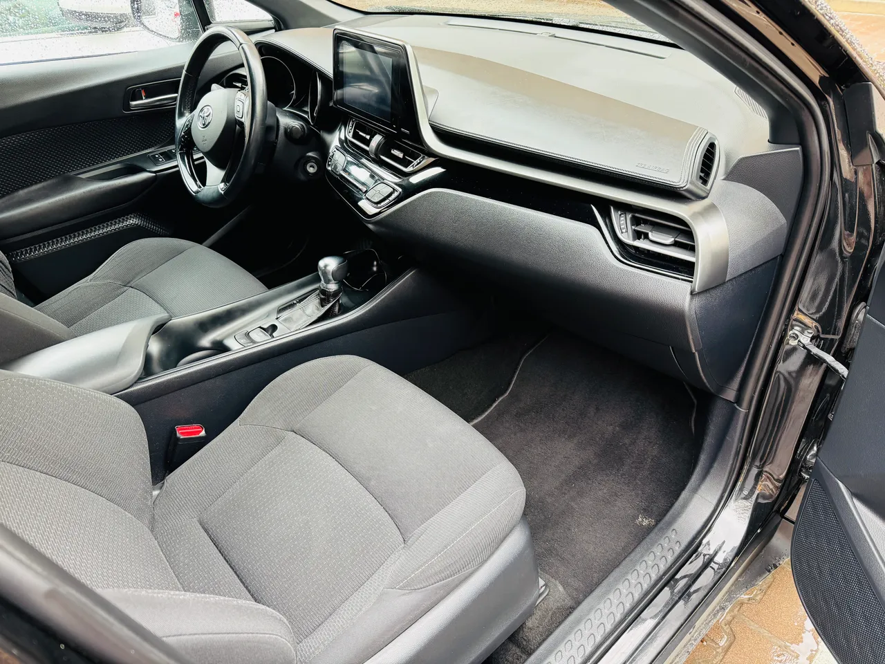 Toyota C-HR - фото 26