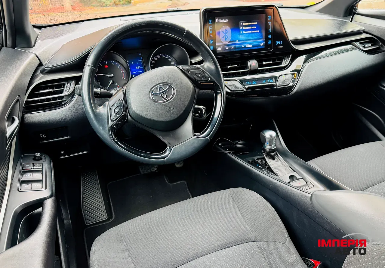 Toyota C-HR - фото 24