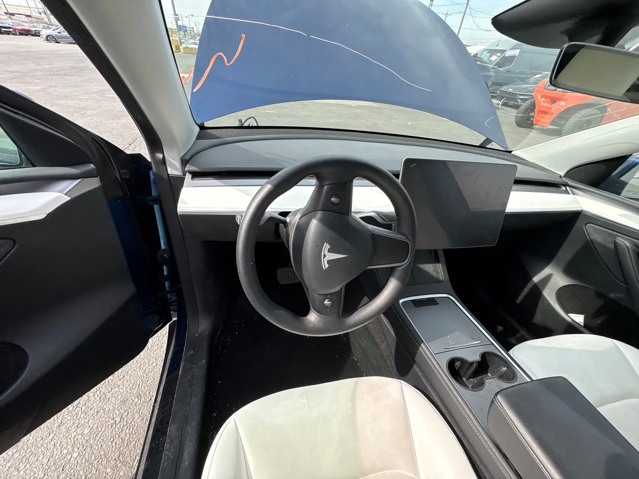 Tesla Model Y - фото 9