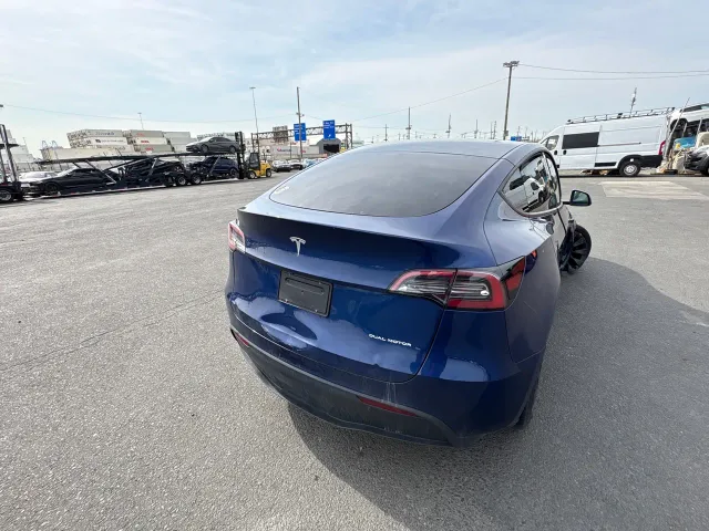 Tesla Model Y - фото 5