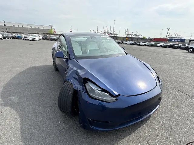 Tesla Model Y - фото 2