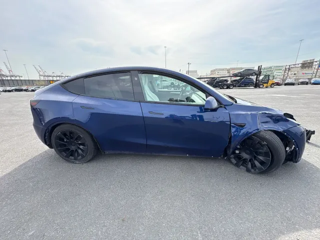 Tesla Model Y - фото 4