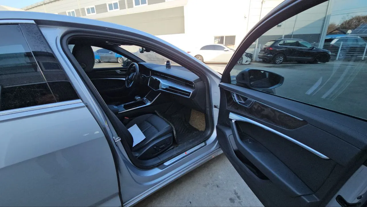 Audi A6 - фото 14