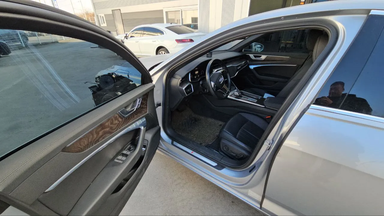 Audi A6 - фото 9