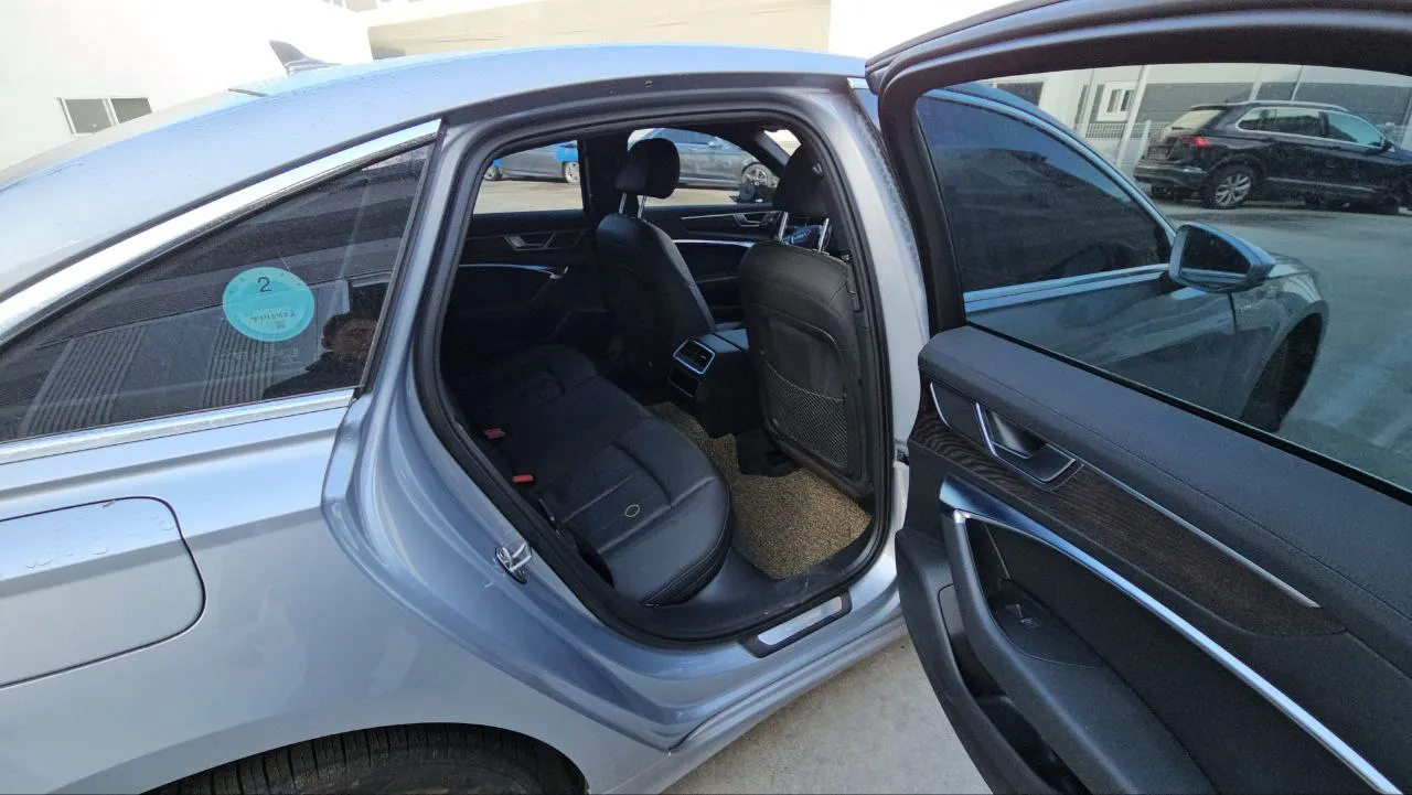 Audi A6 - фото 19