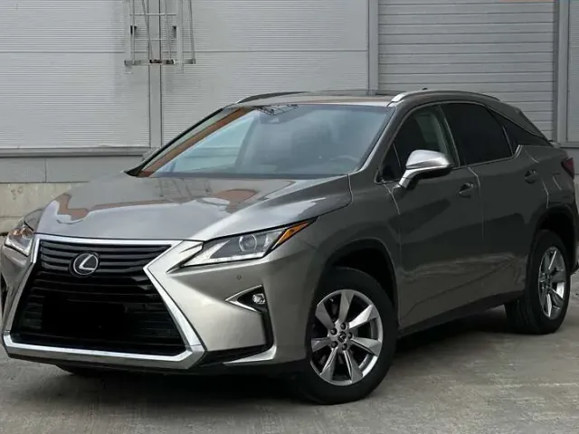 Lexus RX - фото 1