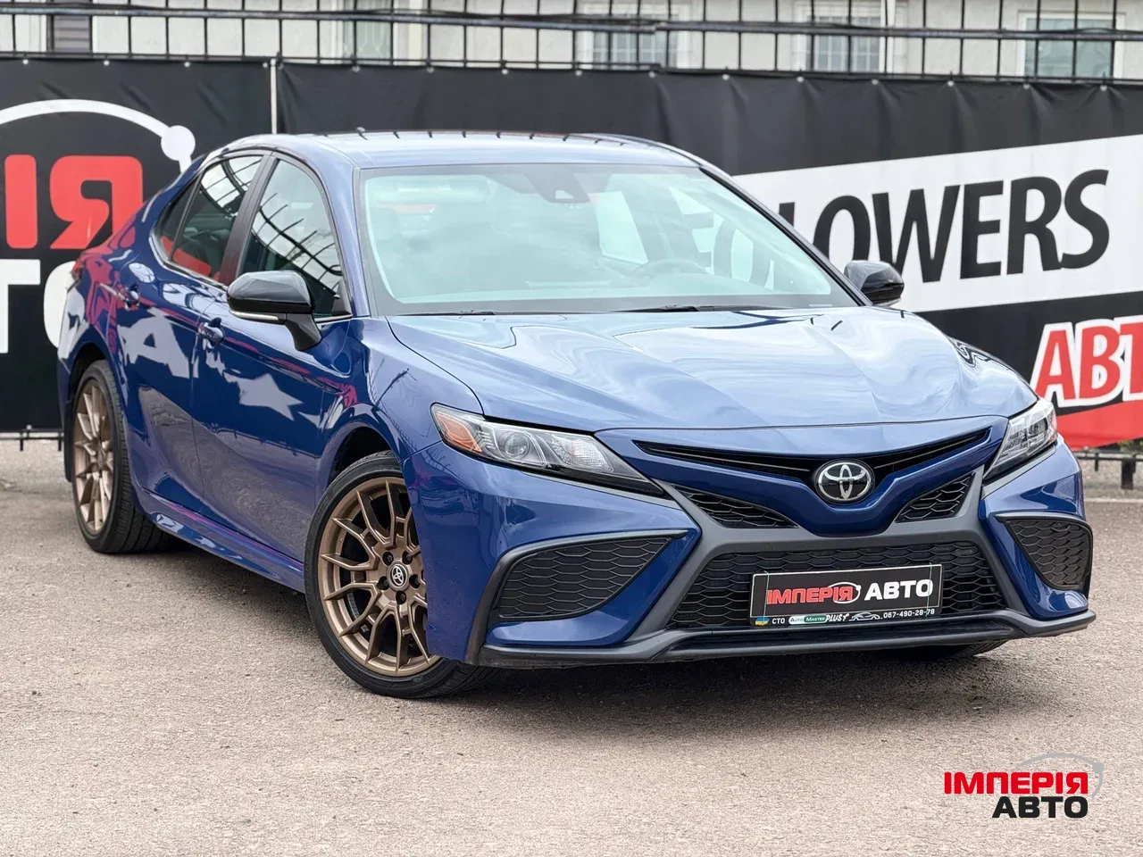 Toyota Camry - фото 2