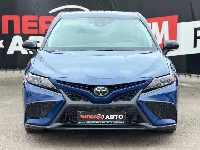 Toyota Camry - фото 3