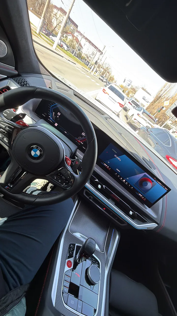 BMW XM - фото 18