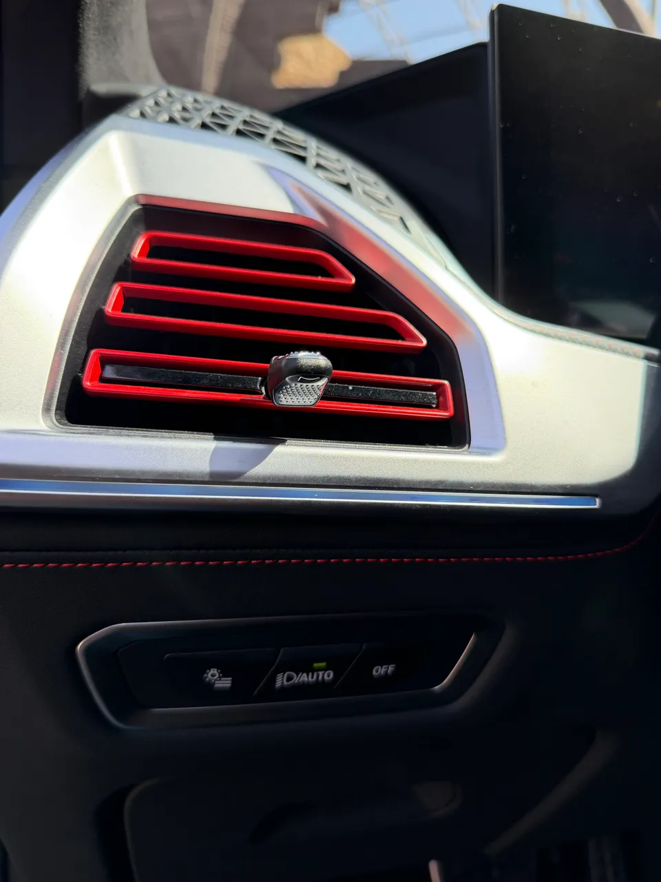 BMW XM - фото 14