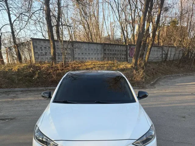 Hyundai Elantra - фото 2