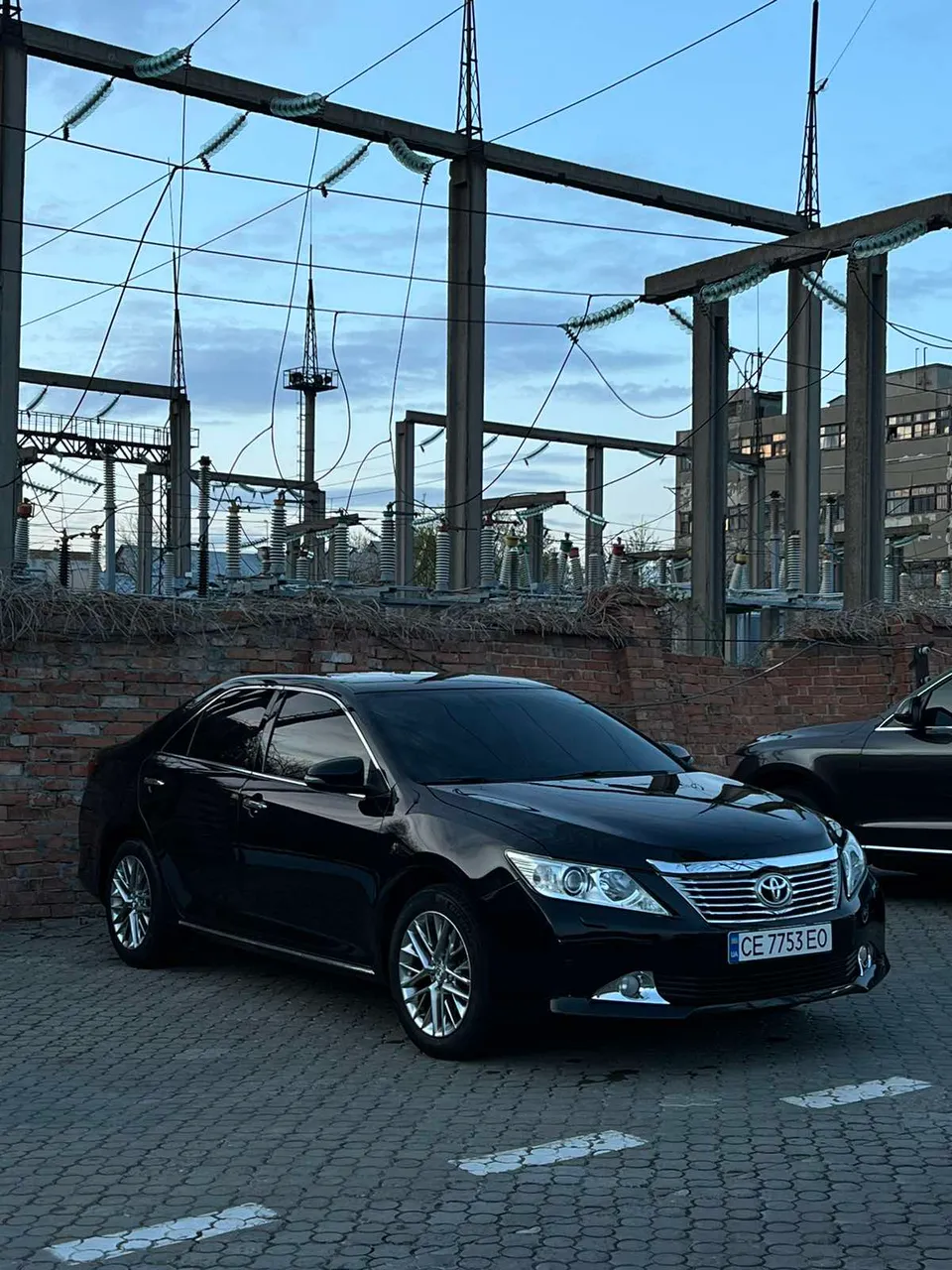 Toyota Camry - фото 1