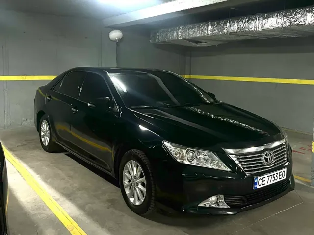 Toyota Camry - фото 2