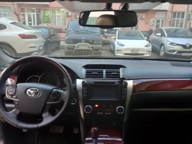 Toyota Camry - фото 4