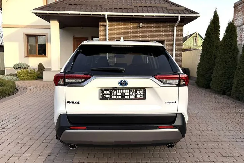 Toyota RAV4 - фото 5
