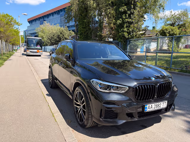BMW X5 - фото 2