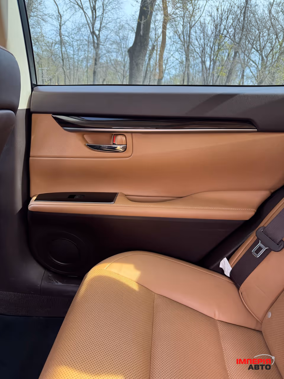 Lexus ES - фото 8