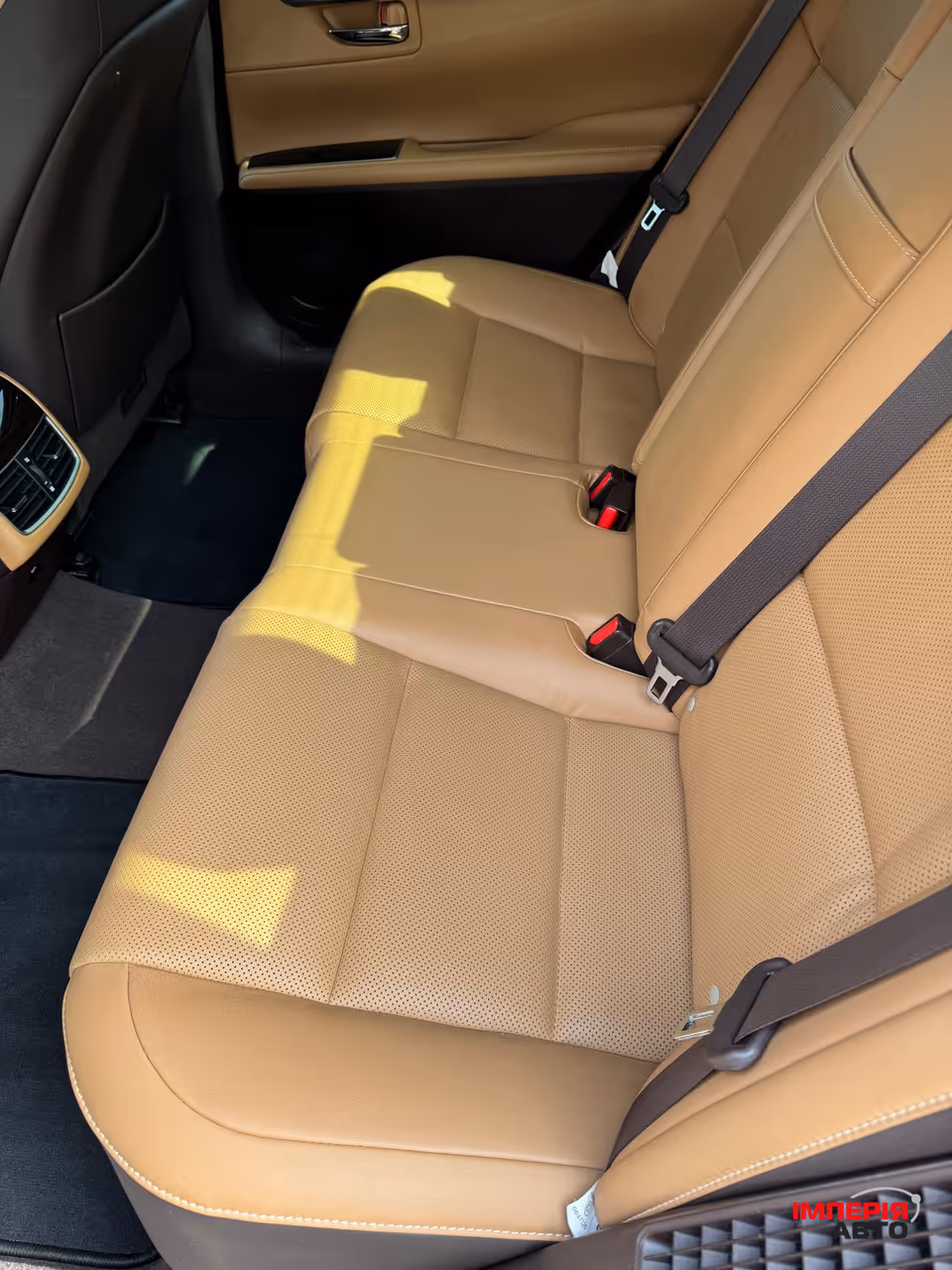 Lexus ES - фото 7