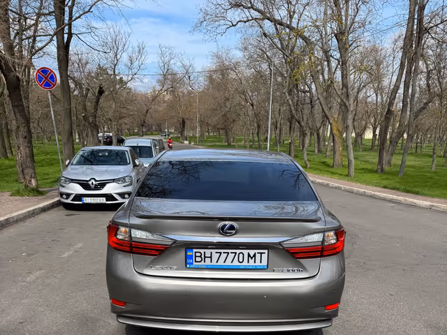 Lexus ES - фото 4