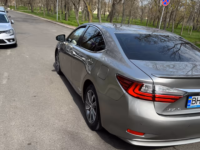 Lexus ES - фото 5