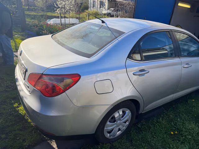 MG 550 - фото 4