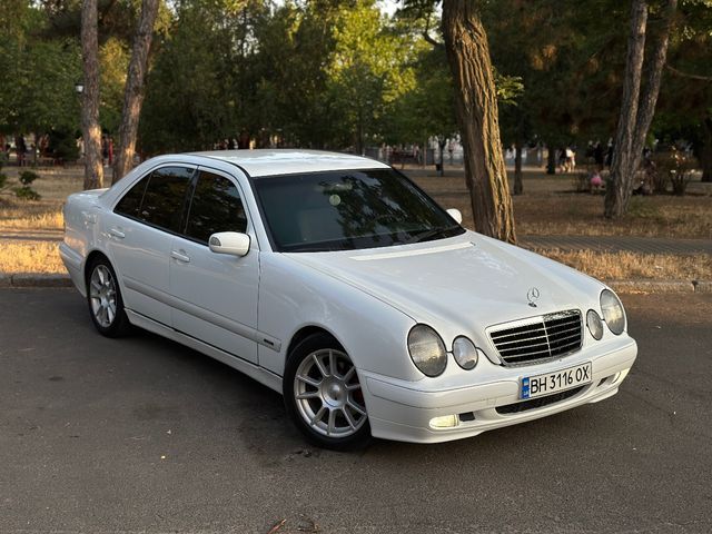 Mercedes-Benz E-Класс - зображення 4