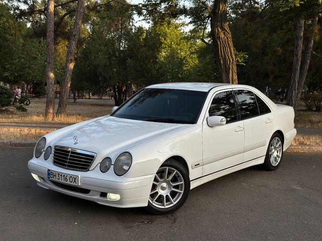 Mercedes-Benz E-Класс - зображення 1