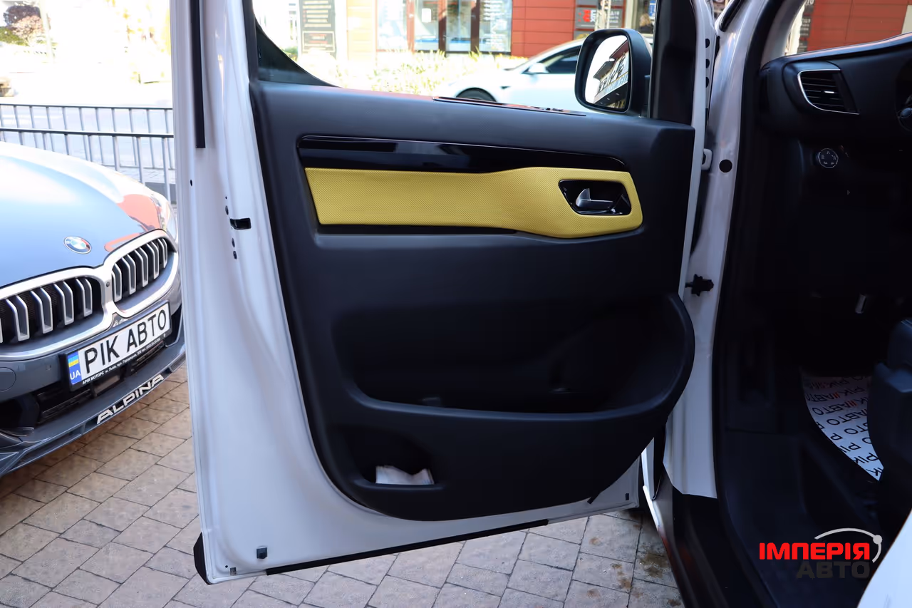 Opel Vivaro - фото 12