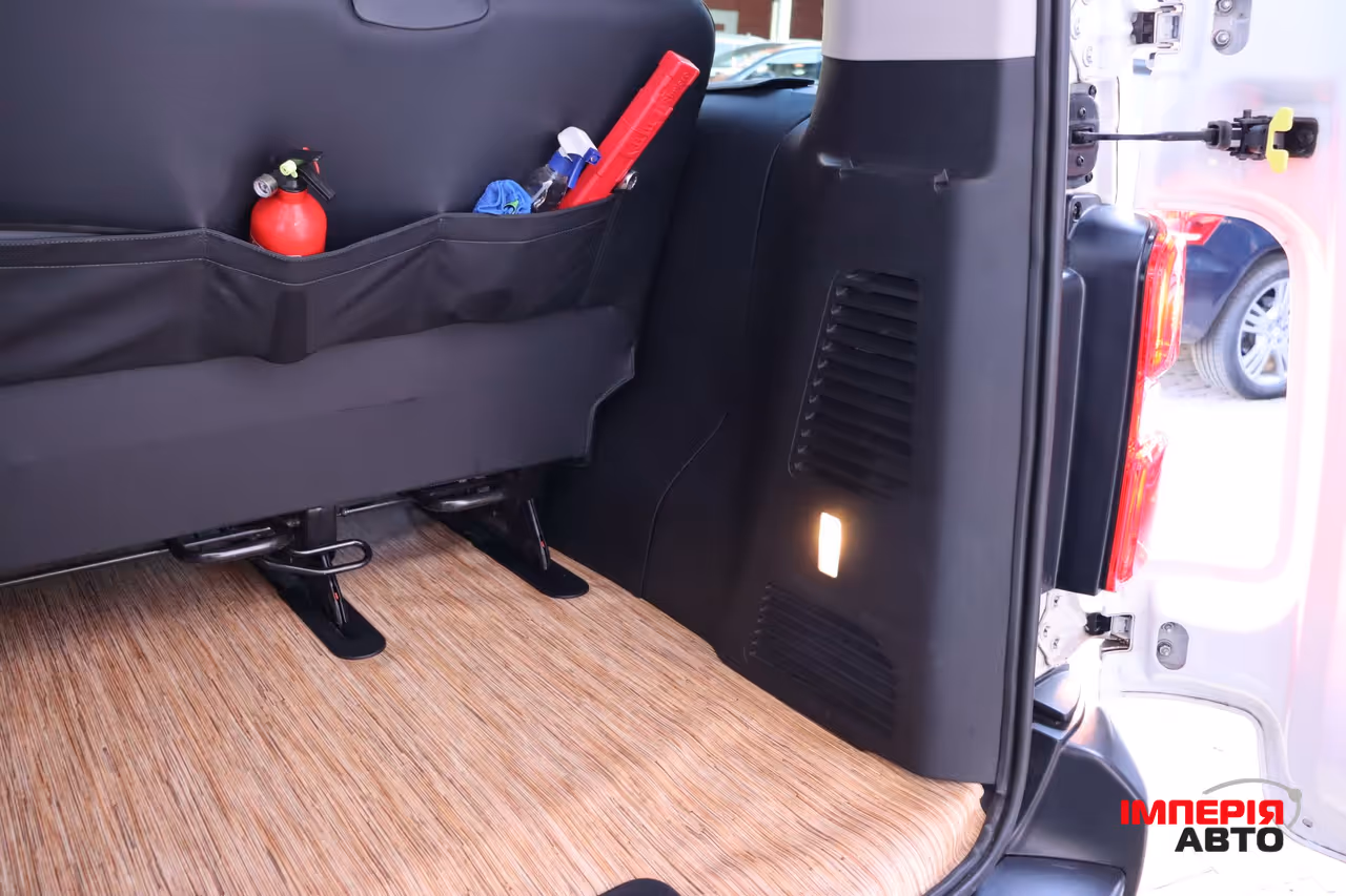 Opel Vivaro - фото 31