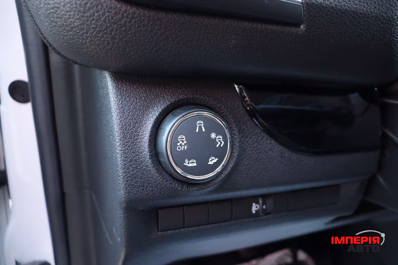 Opel Vivaro - фото 17