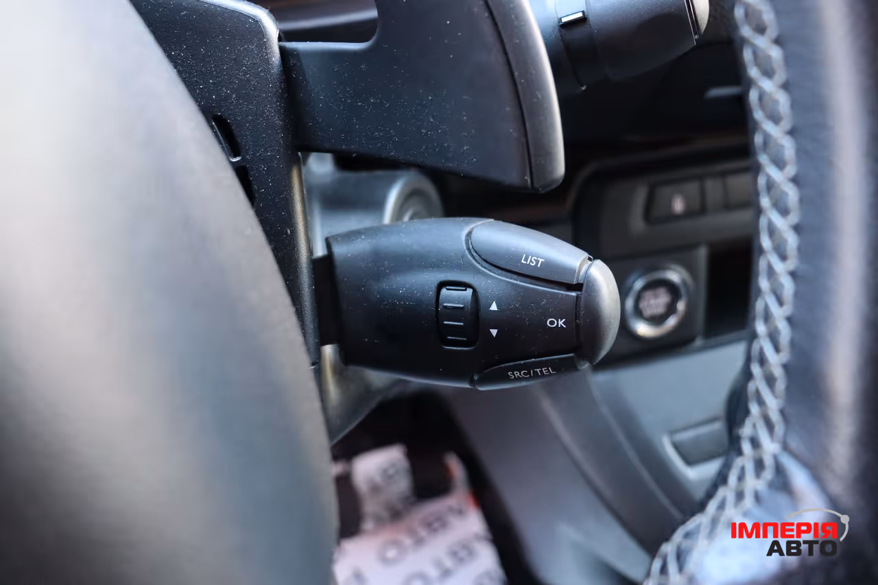 Opel Vivaro - фото 22