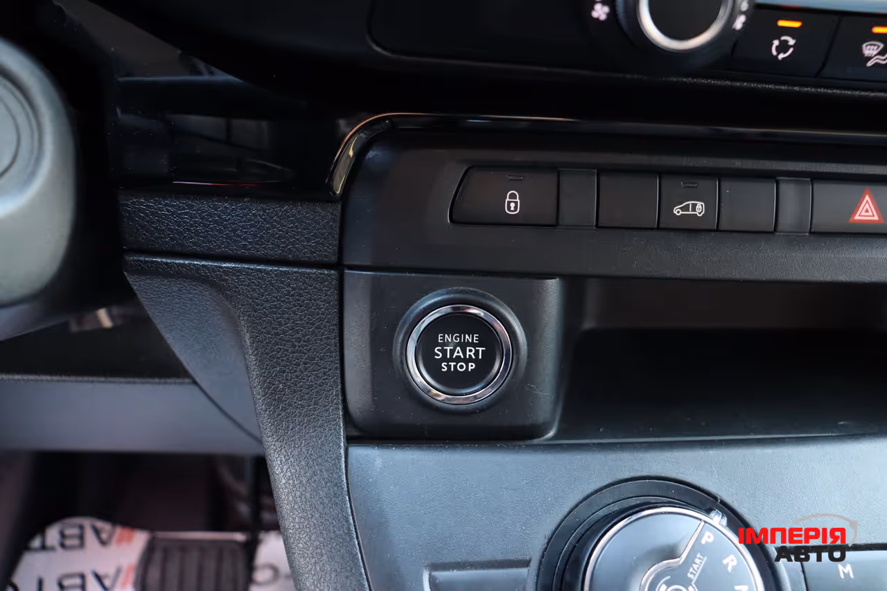 Opel Vivaro - фото 24