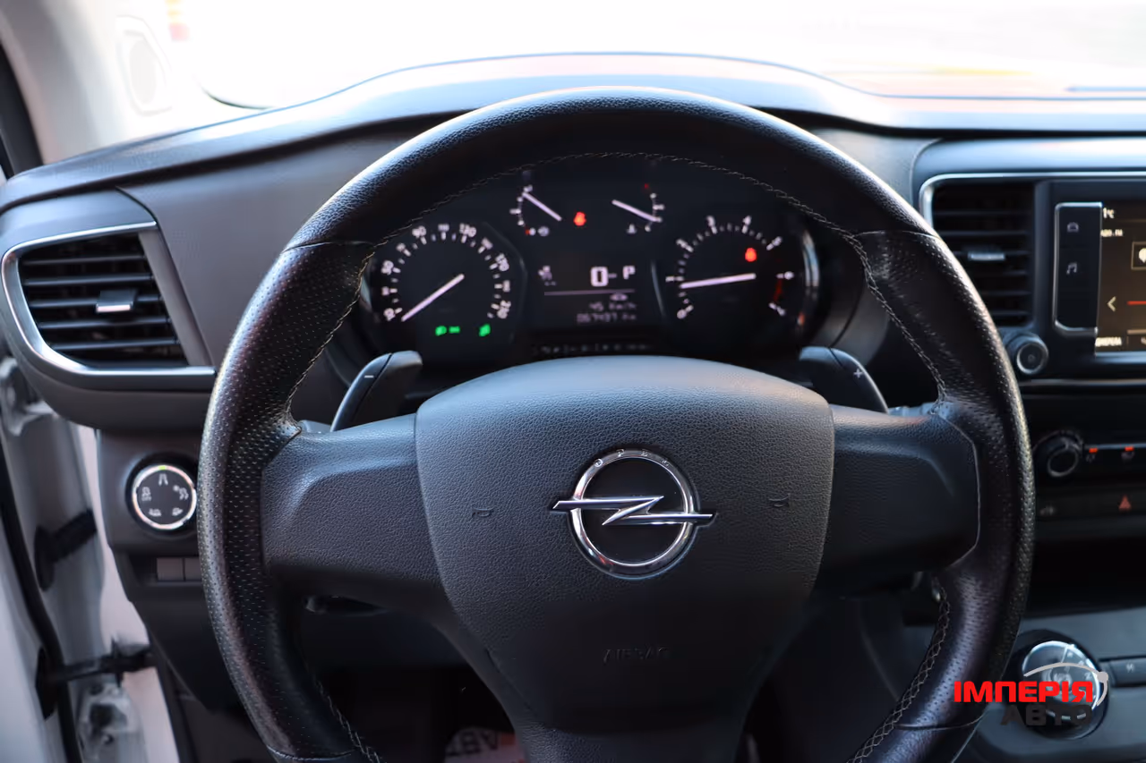 Opel Vivaro - фото 18