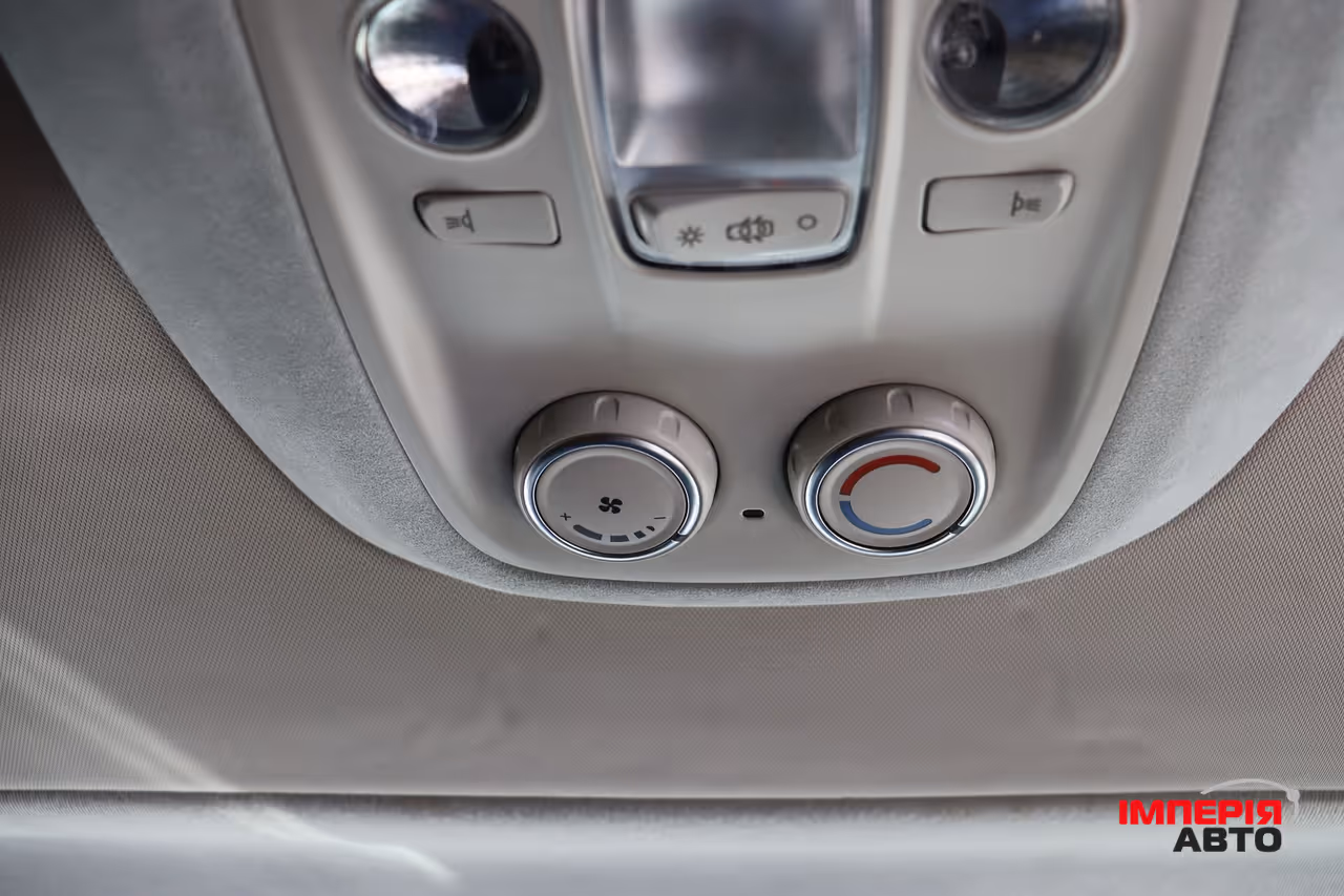 Opel Vivaro - фото 38