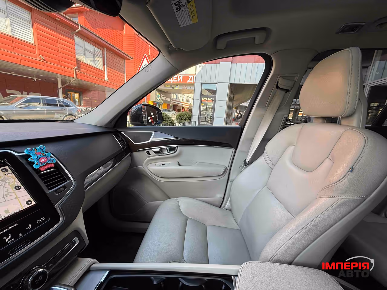 Volvo XC90 - фото 31