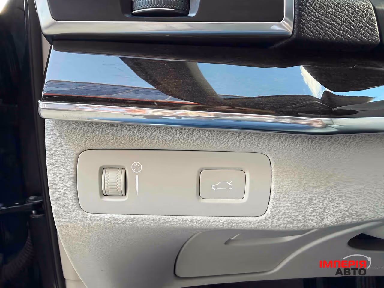 Volvo XC90 - фото 19