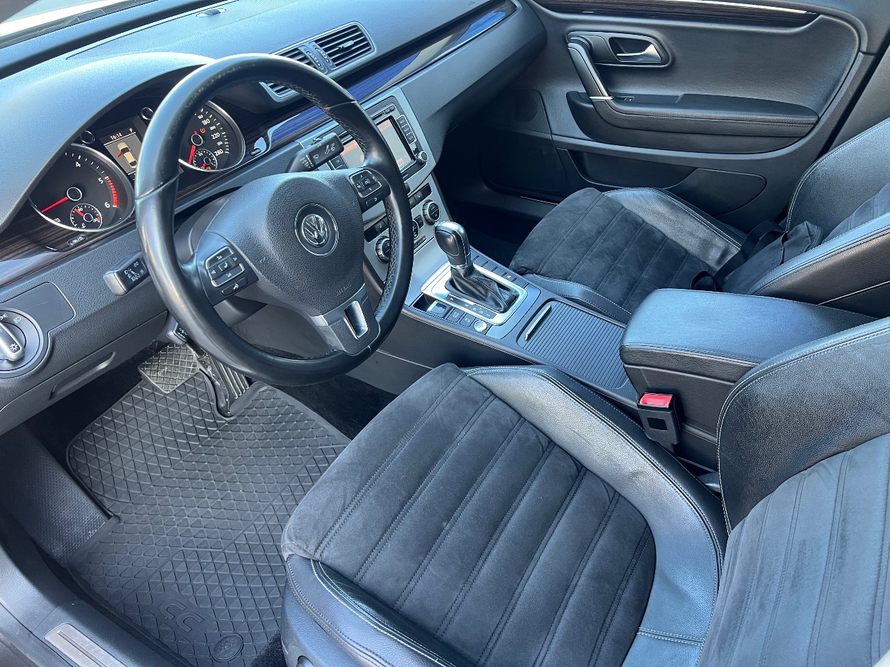 Volkswagen Passat CC - фото 9